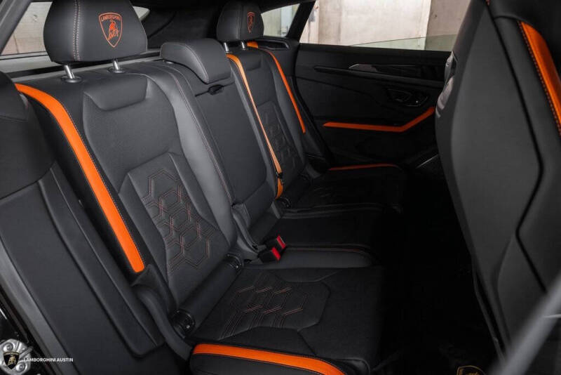 2025 Lamborghini Urus SE