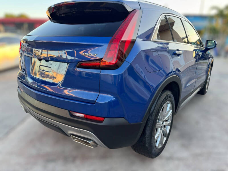 2021 Cadillac XT4 Premium Luxury