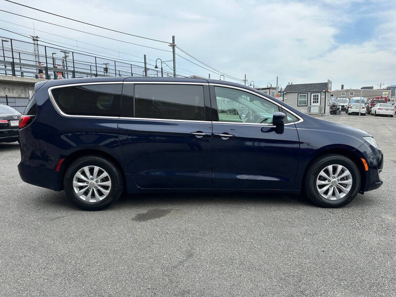 2019 Chrysler Pacifica Touring Plus