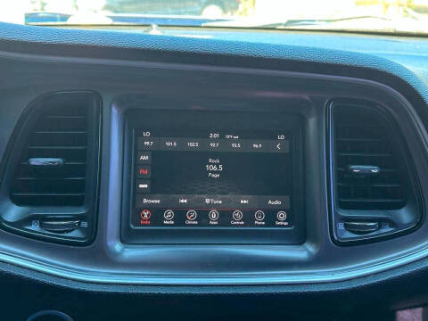 2021 Dodge Challenger SXT