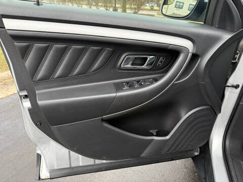 2014 Ford Taurus SEL