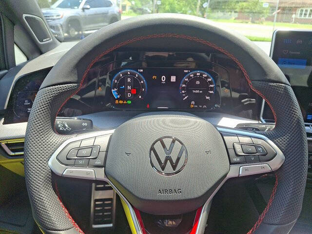 2025 Volkswagen Golf GTI SE