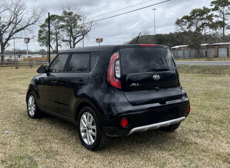 2019 Kia Soul +