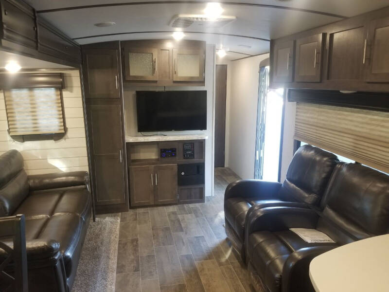 2019 Crossroads RV Sunset Trail