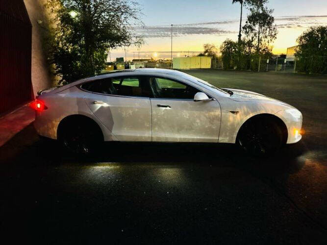 2015 Tesla Model S P85D