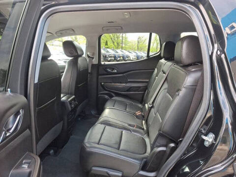 2023 GMC Acadia SLT