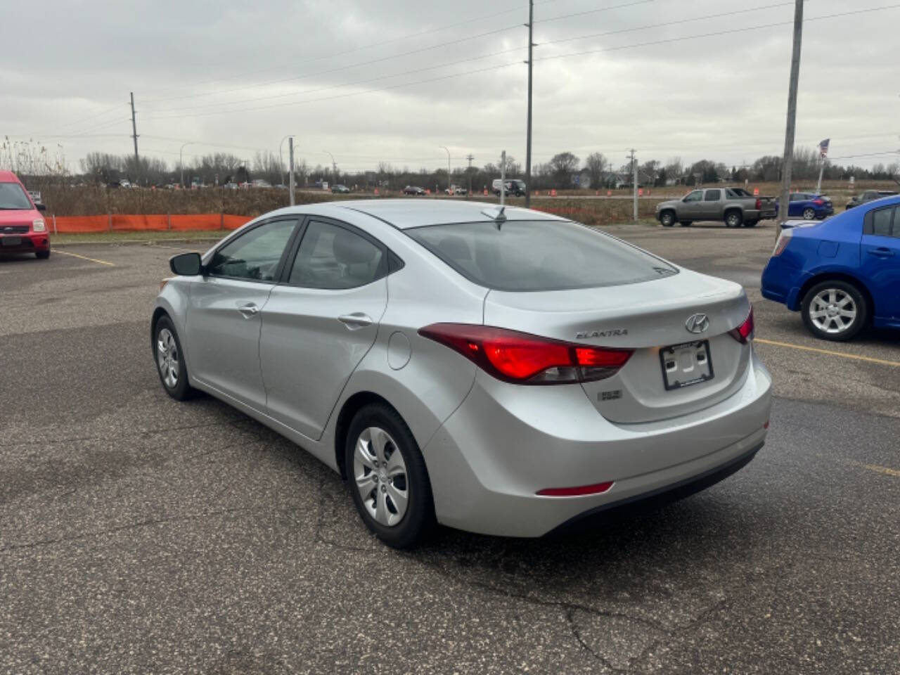 2016 Hyundai ELANTRA for sale at LUXURY IMPORTS AUTO SALES INC in Ham Lake, MN