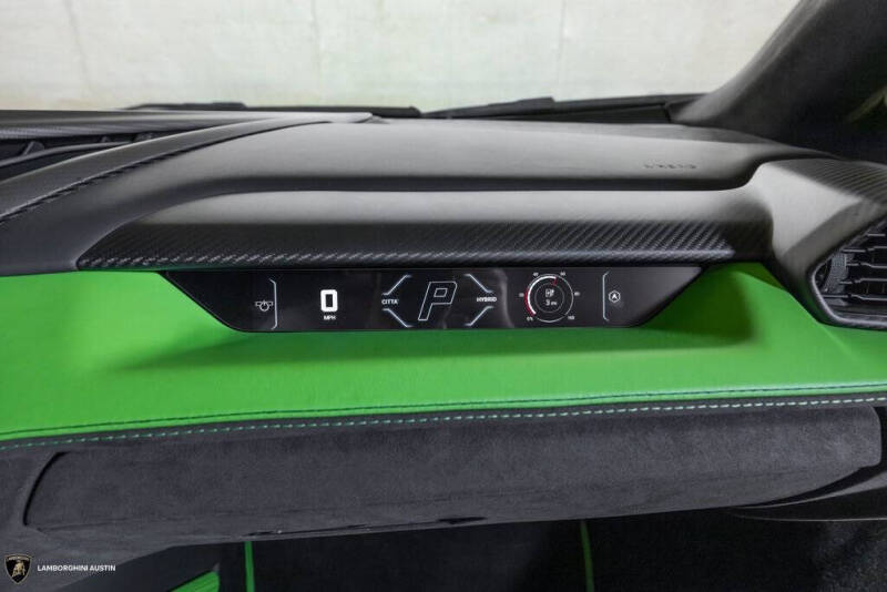 2024 Lamborghini Revuelto