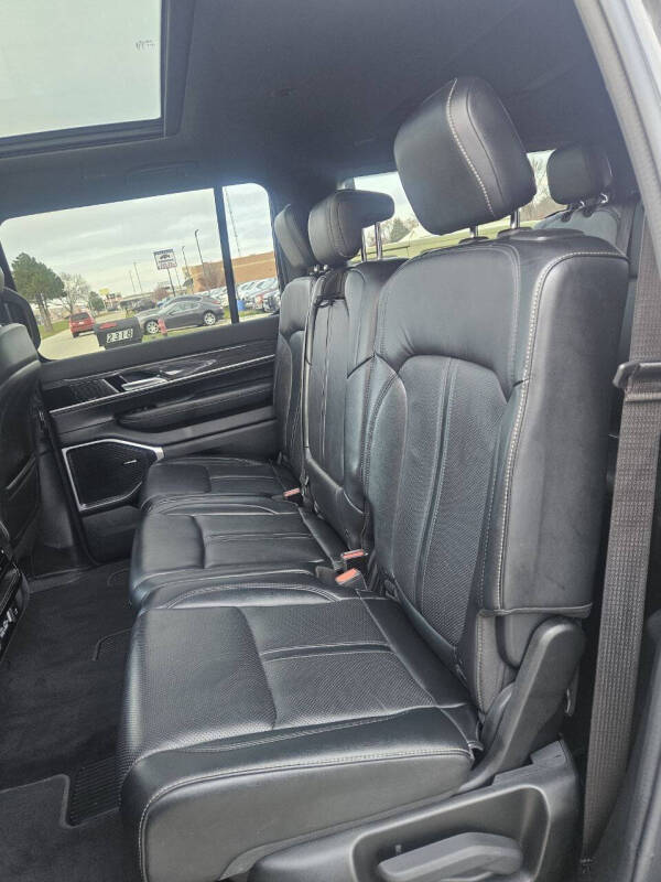 2022 Jeep Wagoneer Series II