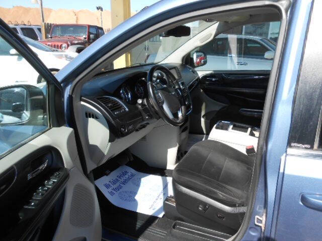 2012 Chrysler Town and Country Touring