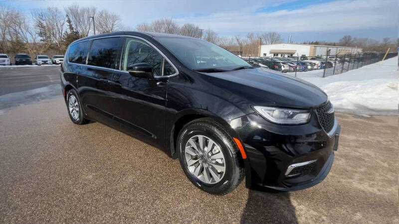 2024 Chrysler Pacifica Plug-In Hybrid Select