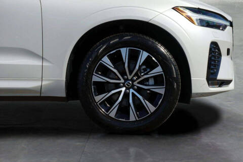 2025 Volvo XC60 B5 Core Dark Theme
