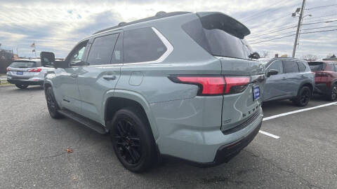 2023 Toyota Sequoia SR5