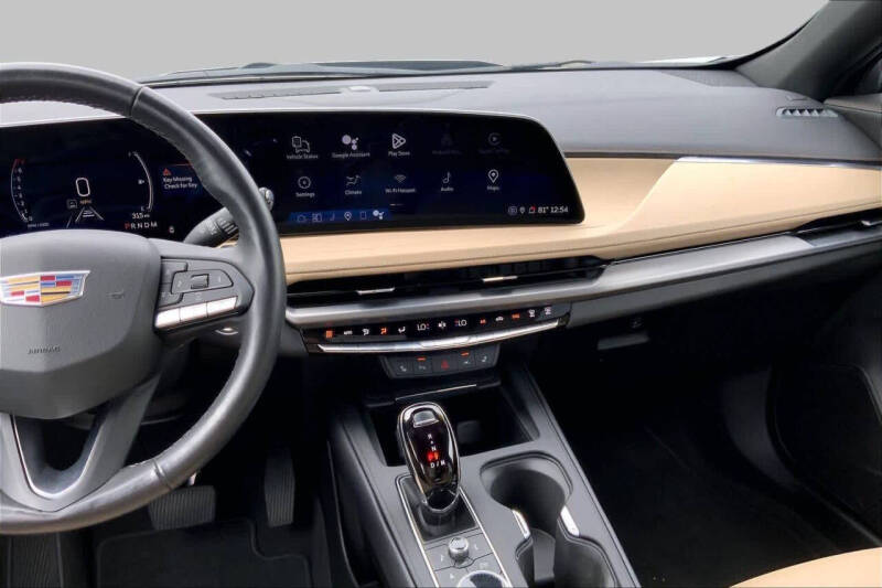 2024 Cadillac XT4 Luxury