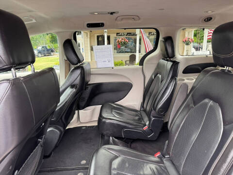 2022 Chrysler Pacifica Touring L