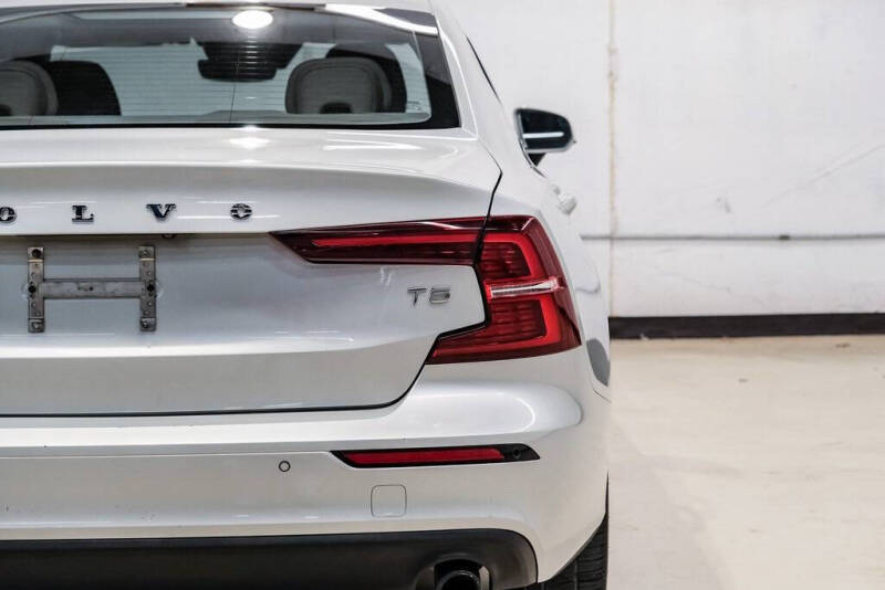 2019 Volvo S60 T5 Momentum