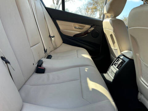 2015 BMW 3 Series 320i