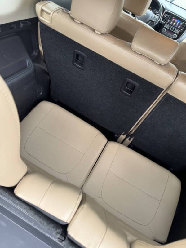 2019 Mitsubishi Outlander ES