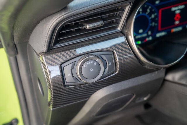 2020 Ford Mustang 18