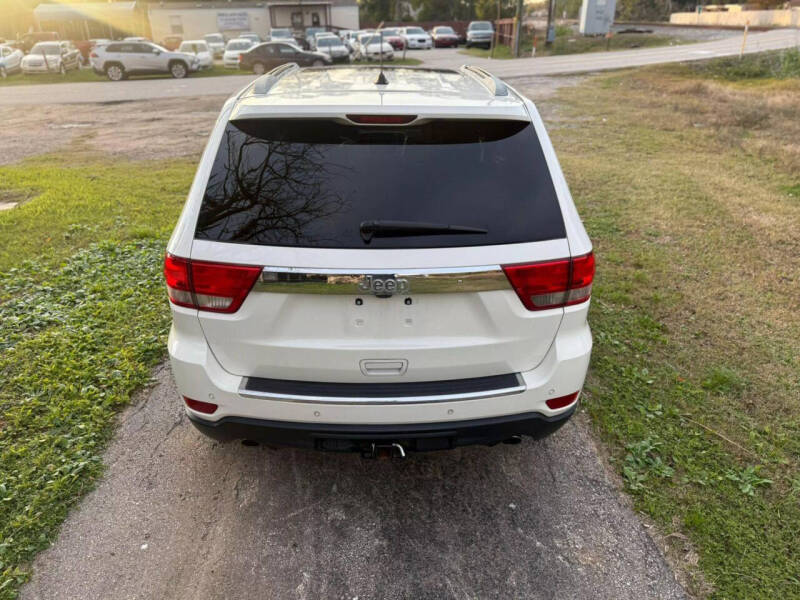 2011 Jeep Grand Cherokee Overland photo 8