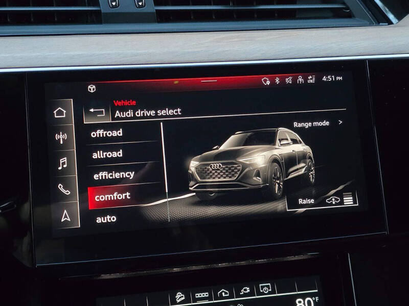 2024 Audi Q8 e-tron quattro Premium Plus