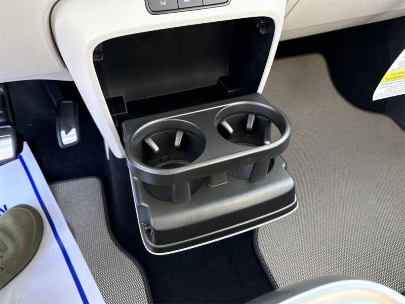 2025 Volkswagen ID. Buzz Pro S Plus 4Motion