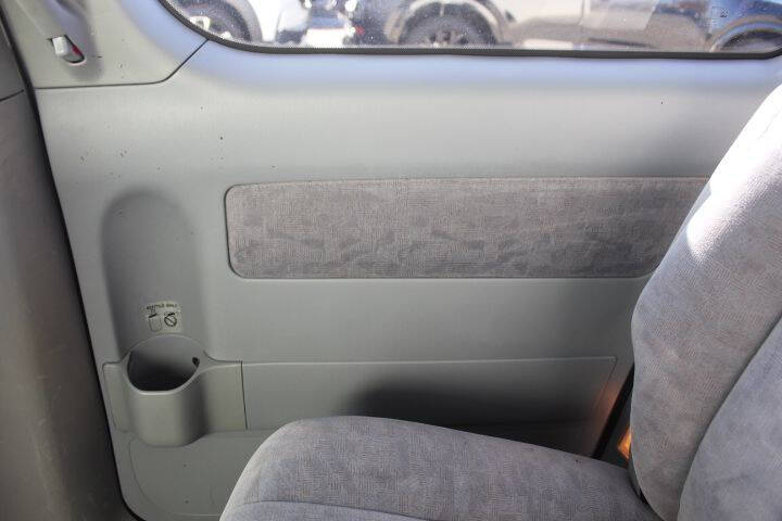 2002 Toyota Sienna LE