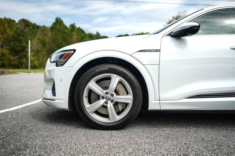 2019 Audi e-tron quattro Premium Plus