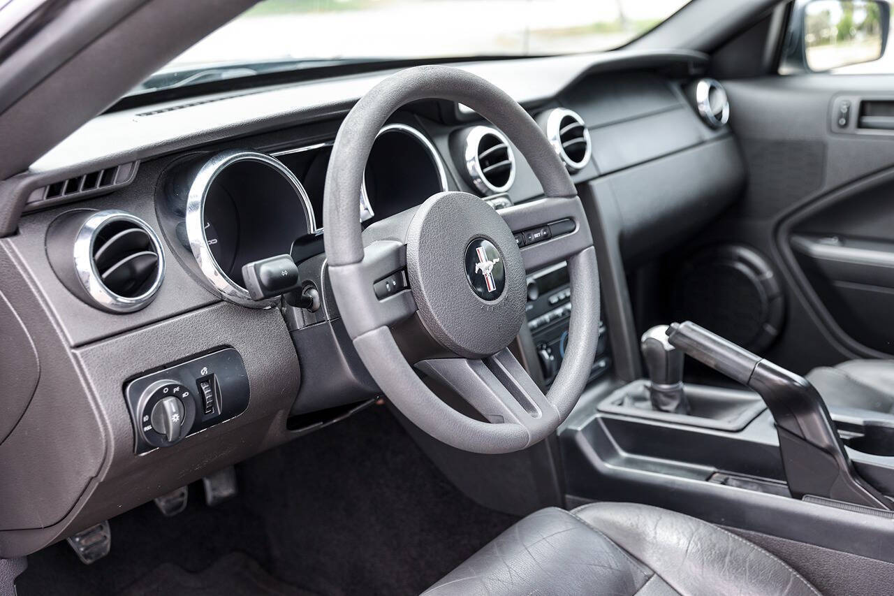 2006 Ford Mustang 31