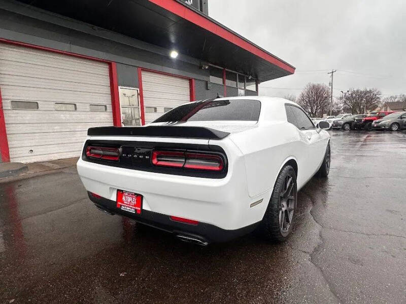 2018 Dodge Challenger 392 HEMI Scat Pack Shaker