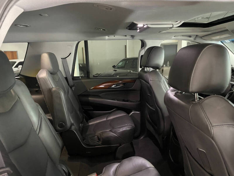 2017 Cadillac Escalade Luxury