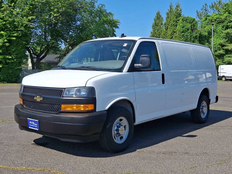 2022 Chevrolet Express 2500