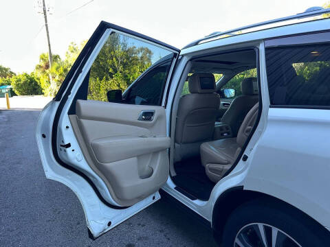 2017 Nissan Pathfinder Platinum