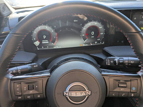 2025 Nissan Kicks SR