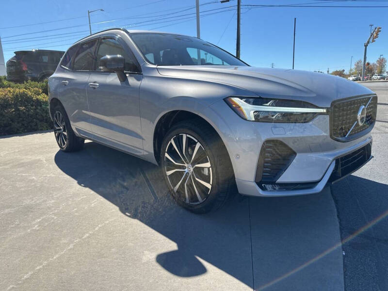 2023 Volvo XC60 B5 Plus Dark Theme