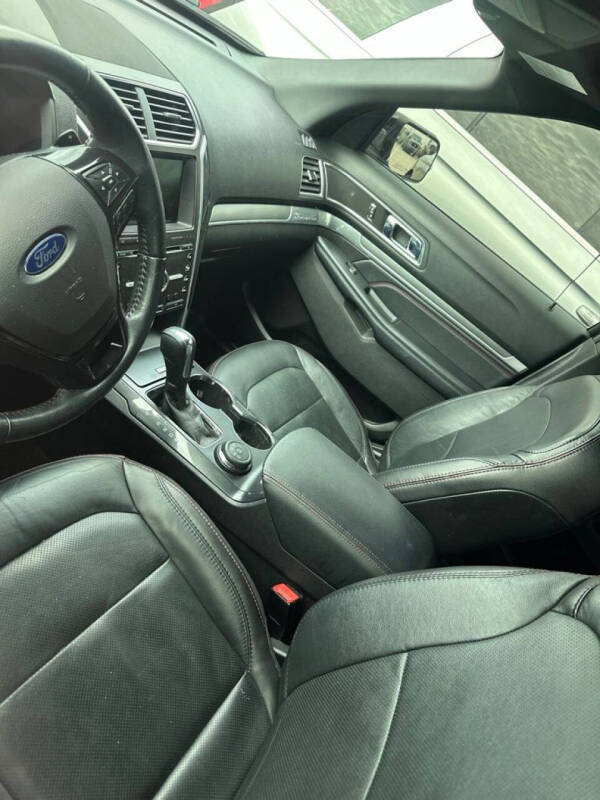 2017 Ford Explorer Sport