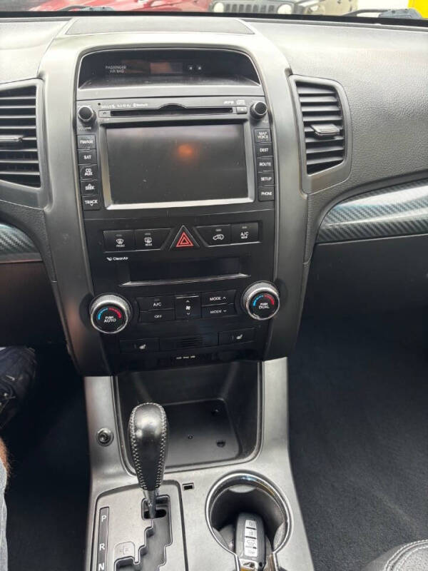 2011 Kia Sorento SX