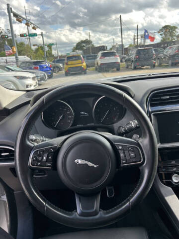2019 Jaguar F-PACE 25t Premium