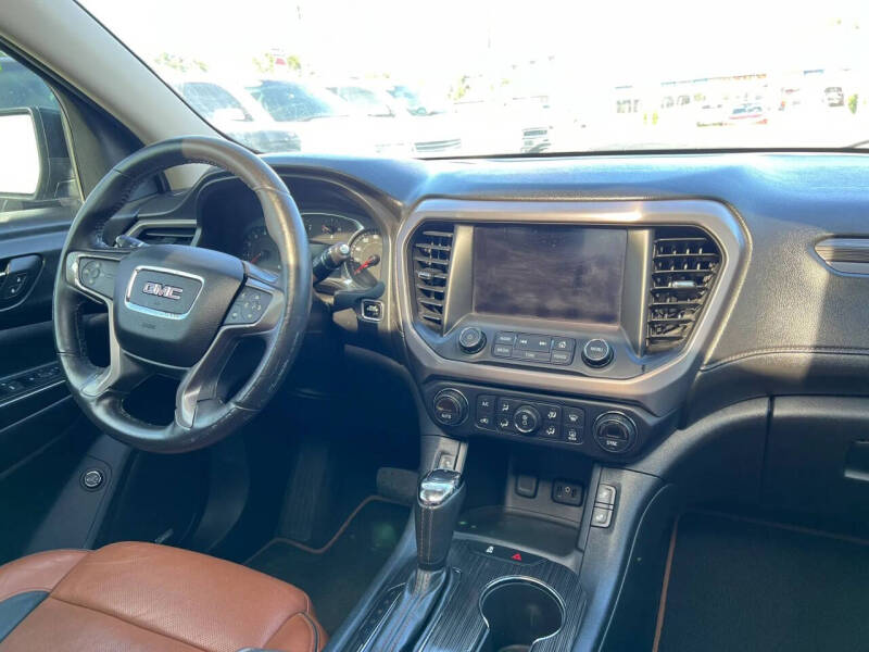 2017 GMC Acadia SLT-1