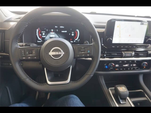 2025 Nissan Pathfinder Platinum