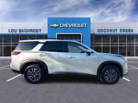 2024 Nissan Pathfinder SV