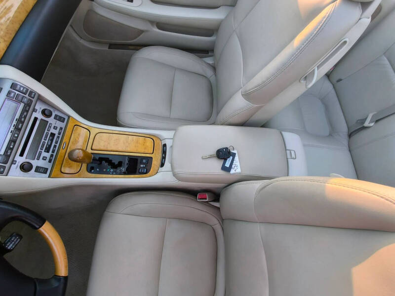 2004 Lexus SC 430