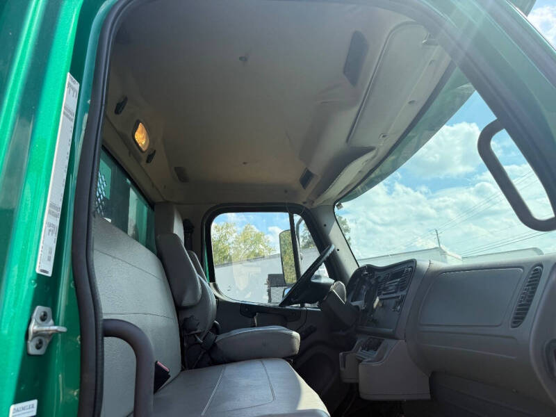 2014 Freightliner M2 106