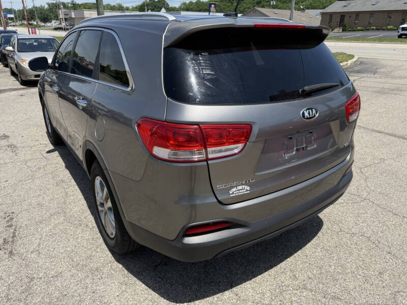 2016 Kia Sorento LX