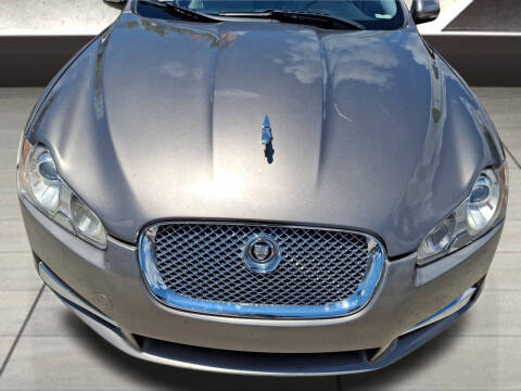 2010 Jaguar XF