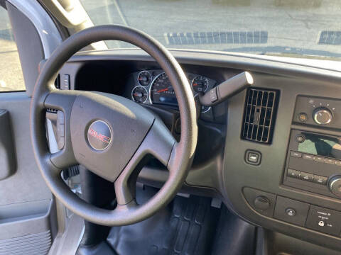 2025 GMC Savana 2500