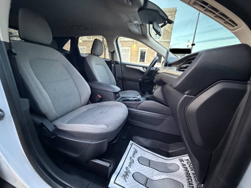 2020 Ford Escape SE