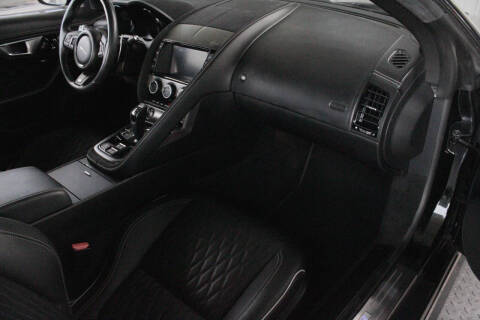 2017 Jaguar F-TYPE SVR