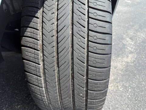 2020 Volvo XC90 T6 Momentum 6-Passenger