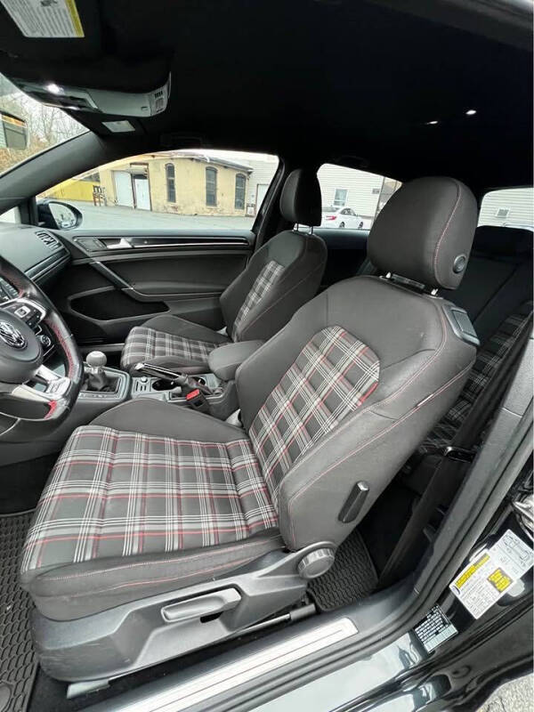 2016 Volkswagen Golf GTI S